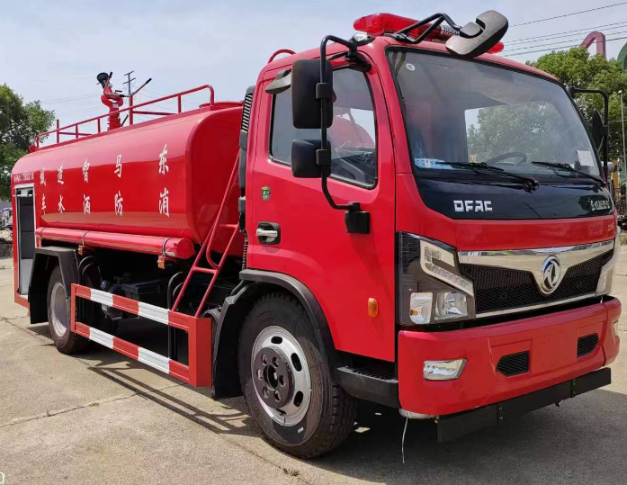 8吨消防洒水车