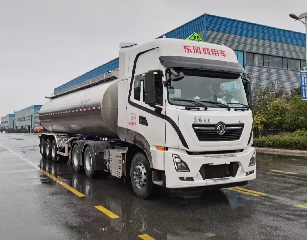 大型鲜奶运输车